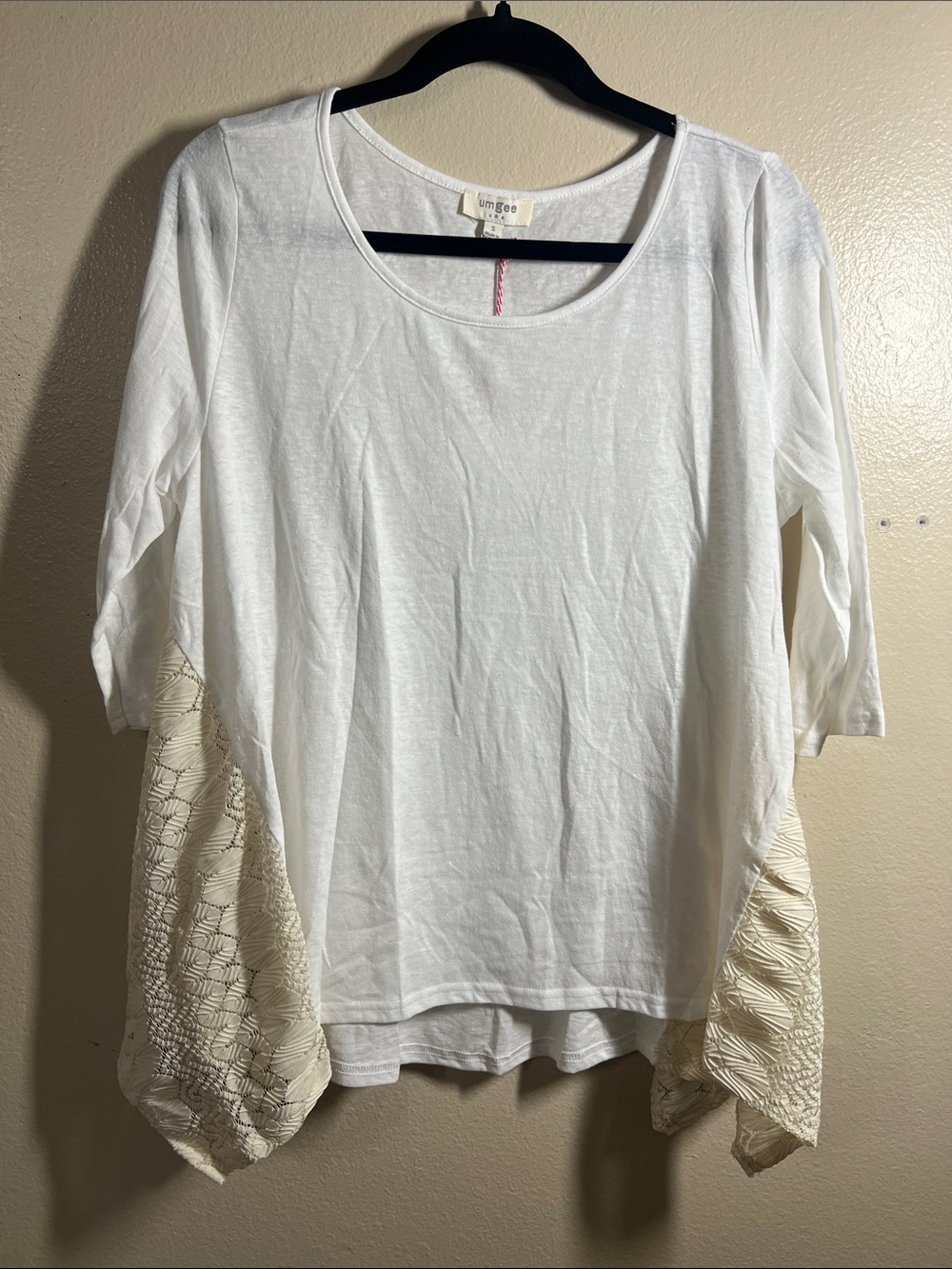 Umgee White Tunic with Cream Lace Side Panels